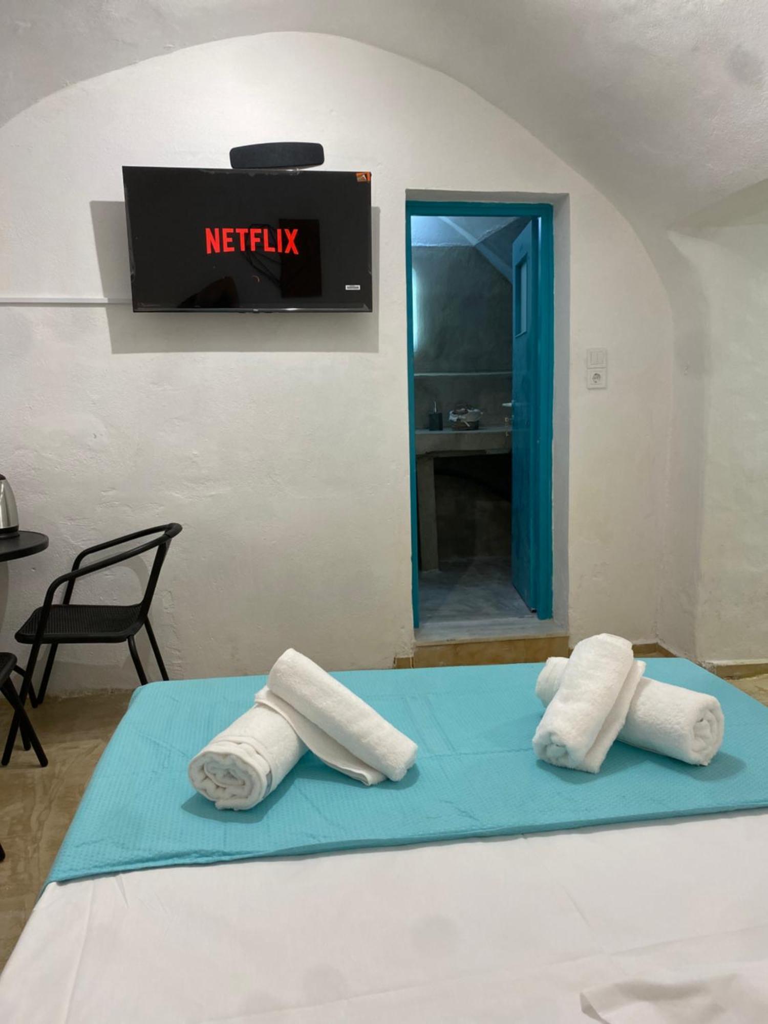 Cueva Con Vista Studios Pýrgos 外观 照片